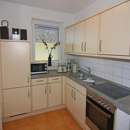 Apartment Einladendes Mit Garten, Cleaning Included Trassenheide
